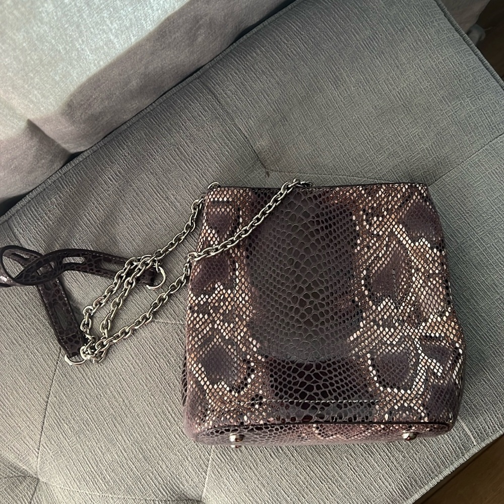Crossbody!